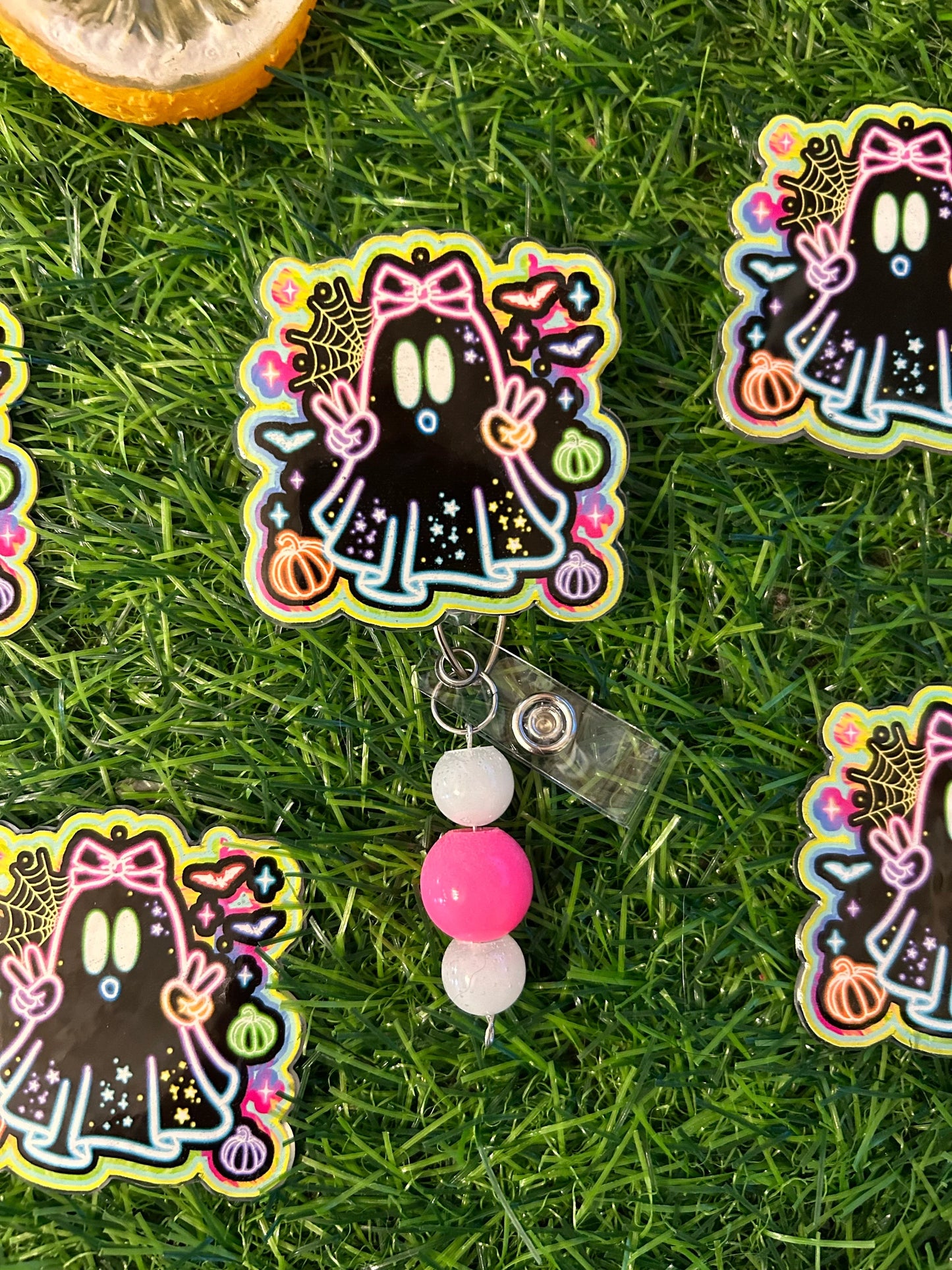 Cute Ghost Badge Reel – Holographic Halloween ID Holder with Bow & Pumpkins