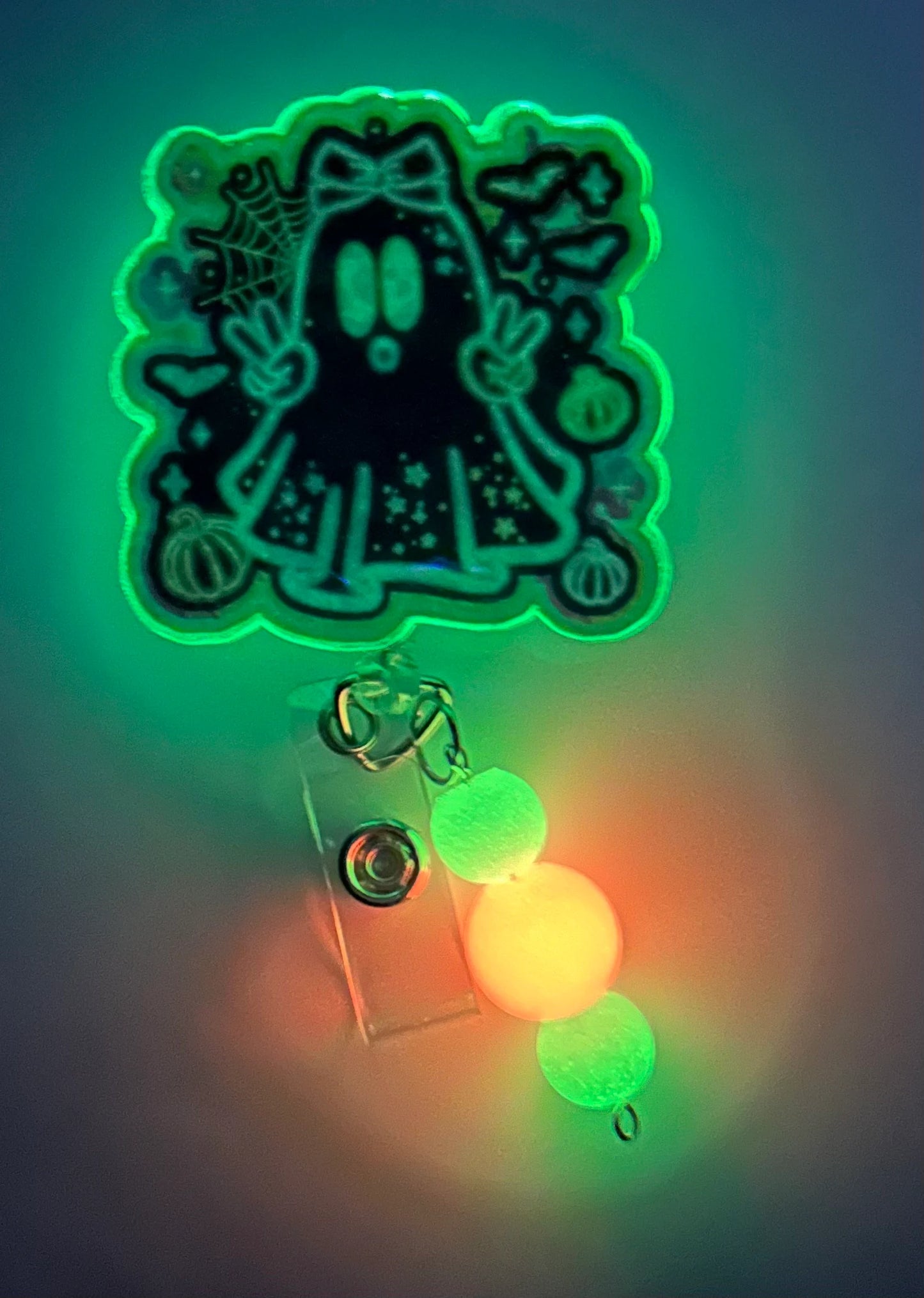 Cute Ghost Badge Reel – Holographic Halloween ID Holder with Bow & Pumpkins